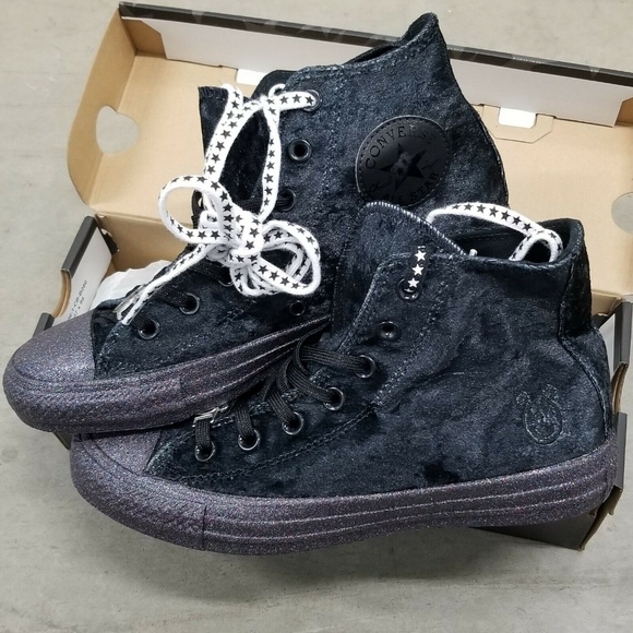 miley cyrus velvet converse